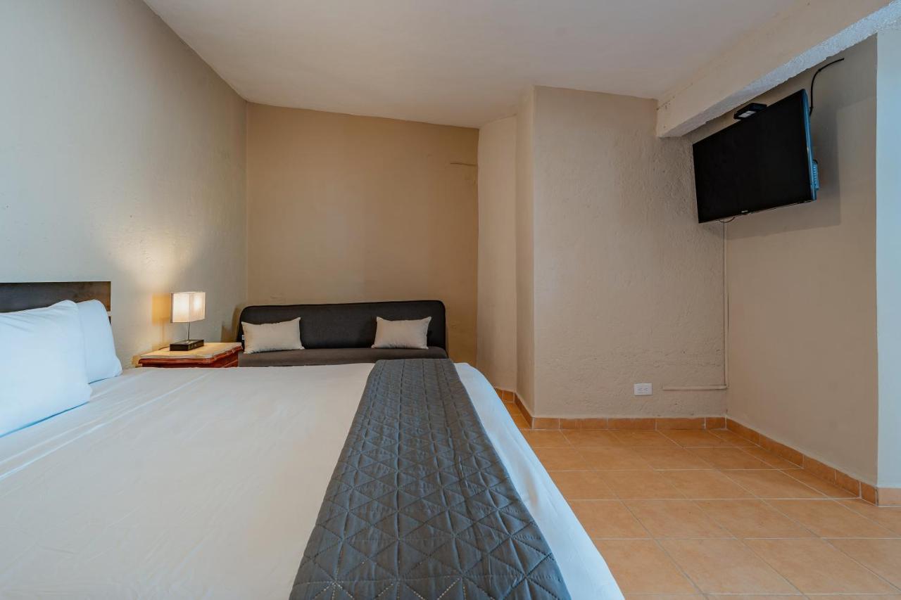 Hotel Brisas 5A Av, بلايا ديل كارمن المظهر الخارجي الصورة
