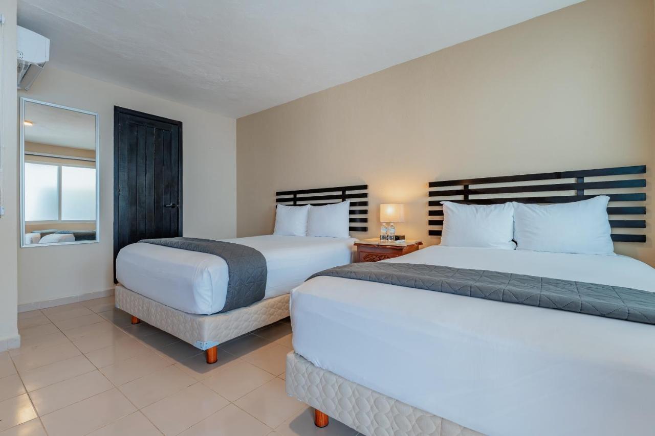 Hotel Brisas 5A Av, بلايا ديل كارمن المظهر الخارجي الصورة
